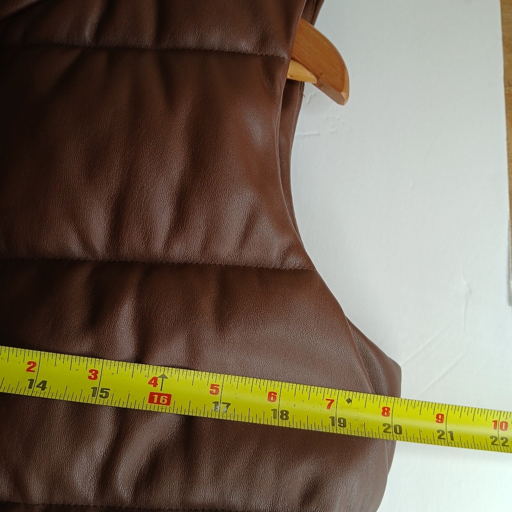 Levi's Chocolate Brown Puffer Vest With Belt Womens Size Small NWOT - Picture 11 of 15